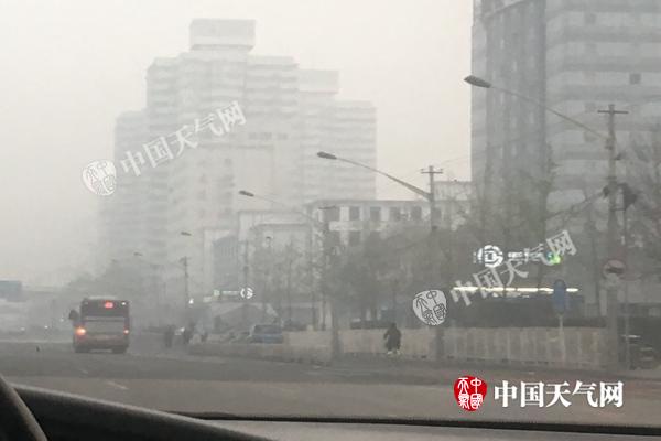 北京今有中度霾夜间好转 明天气温跳水最高仅15℃-气温-最高气温-北风